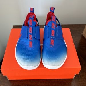 Nike Boys Flex Runner Size 2